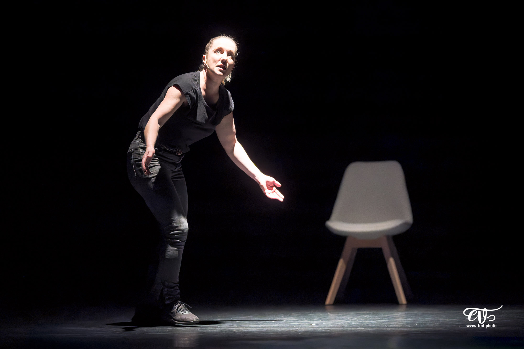 LES CHATOUILLES OU LA DANSE DE LA COLÈRE (ANDRÉA BESCOND)